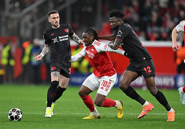 Eberechi Eze - 6.2 điểm: Khởi đầu hứa hẹn với một c&uacute; đ&aacute;nh g&oacute;t điệu nghệ v&agrave; pha nhấc ch&acirc;n bỏ b&oacute;ng th&ocirc;ng minh tạo khoảng trống cho Martinelli dứt điểm. D&ugrave; vậy, anh ch&igrave;m nghỉm dần sau giờ nghỉ v&agrave; gặp kh&oacute; trong việc chạm b&oacute;ng trước khi bị thay ra.