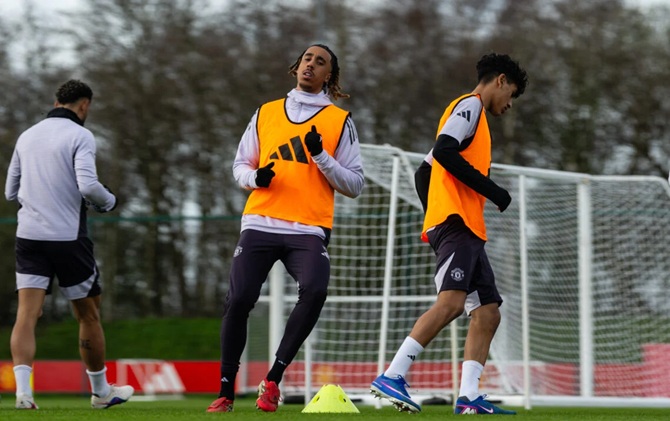 Ảnh bài viết MU đôn thần đồng 15 tuổi lên đội một tránh Real chèo kéo