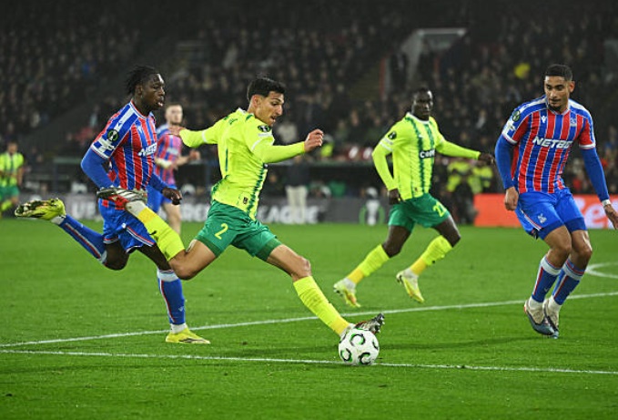 Đội kh&aacute;ch cũng c&oacute; những cơ hội cho ri&ecirc;ng m&igrave;nh.