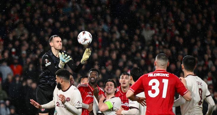 Forest gặp nhiều kh&oacute; khăn trước .