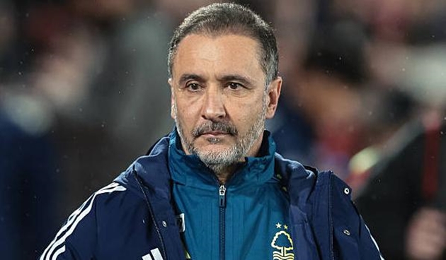 Vitor Pereira v&agrave; c&aacute;c học tr&ograve; đang đối mặt với ng&atilde; ba đường.