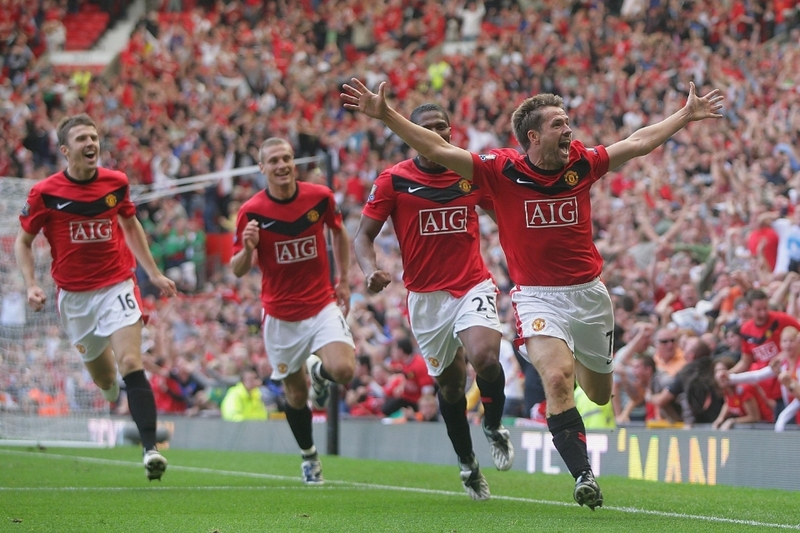 &Aacute;p lực ph&uacute;t cuối khiến hậu vệ mắc sai lầm.