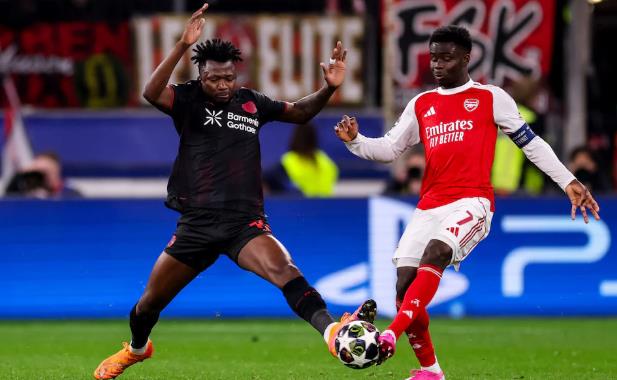 Saka chơi kh&ocirc;ng tốt trước Leverkusen.