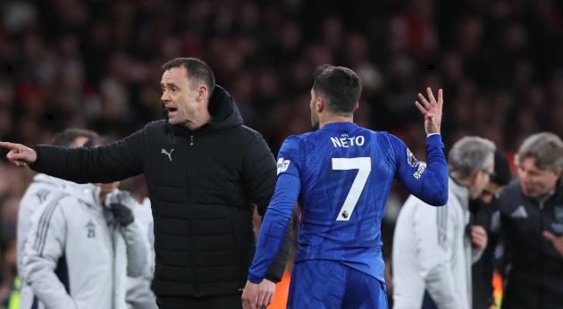 Ảnh bài viết Lăng mạ trọng tài, Pedro Neto liên tiếp đối mặt án treo giò