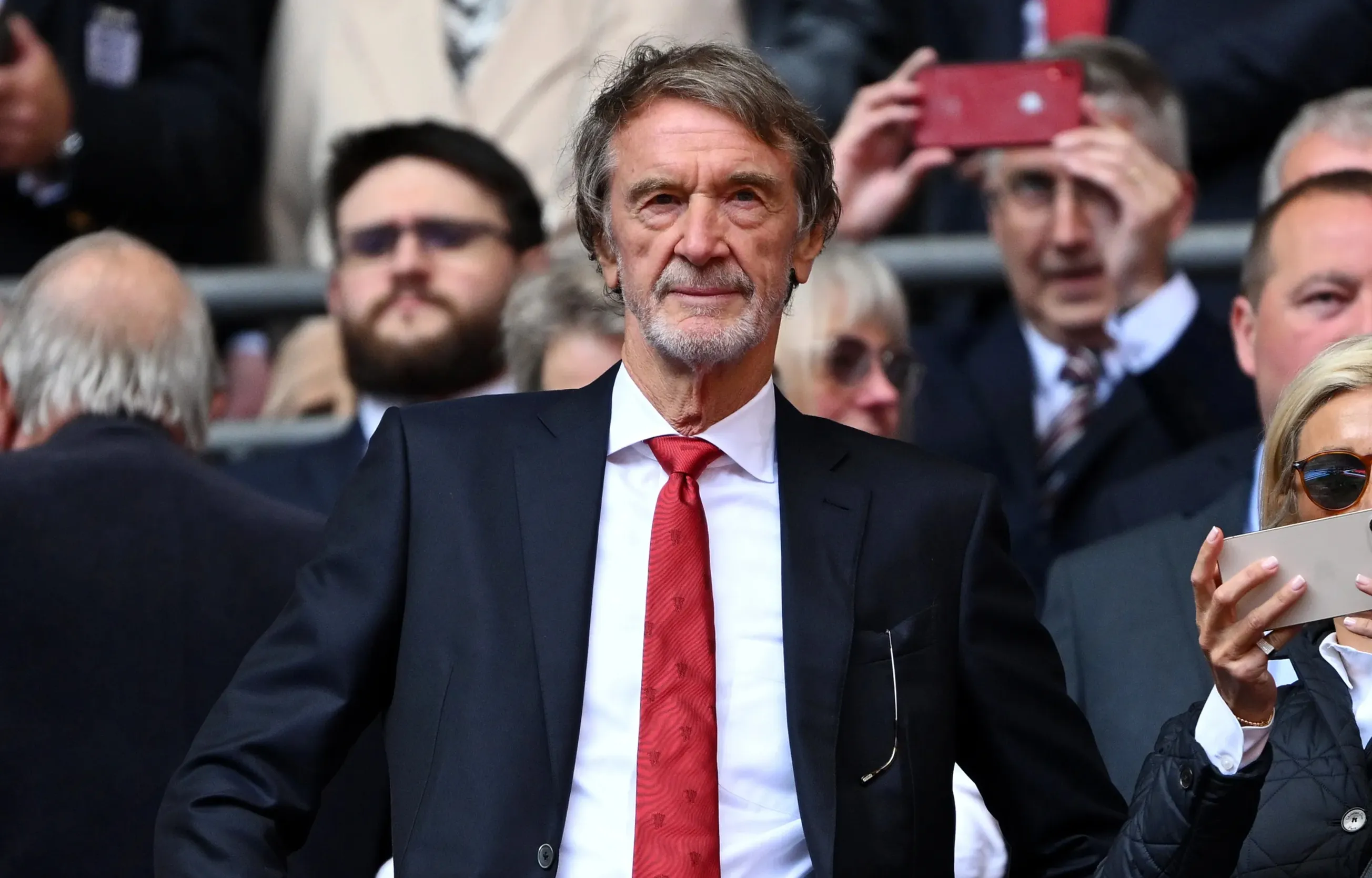 Ratcliffe sốc trước c&aacute;ch vận h&agrave;nh dữ liệu cũ kỹ.