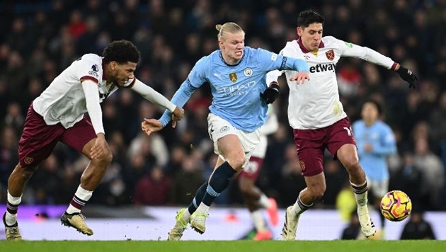 Man City nỗ lực gi&agrave;nh trọn 3 điểm trước West Ham.