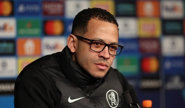 Rosenior muốn tập thể Chelsea c&ugrave;ng chịu tr&aacute;ch nhiệm sau thất bại.