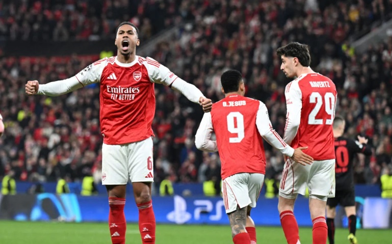 Ảnh bài viết Ashley Cole chỉ ra vũ khí giúp Arsenal tiến sát ngôi vương