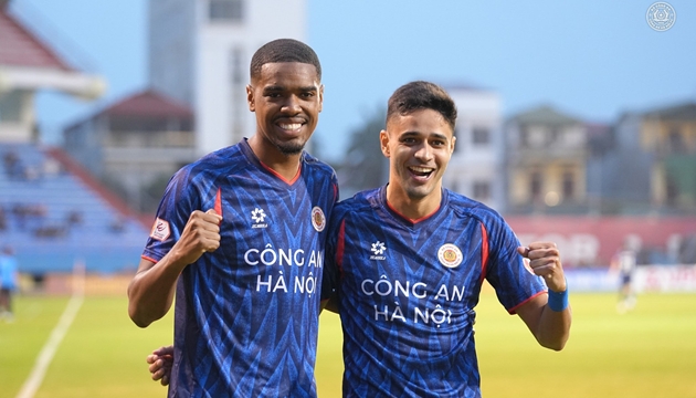 Ảnh bài viết Alan nổ súng chỉ sau 2 phút, CAHN đánh bại Ninh Bình để xây chắc ngôi đầu V.League