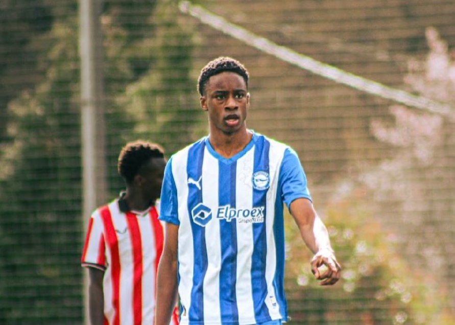 Victory Okorie l&agrave; trung vệ gi&agrave;u tiềm năng.