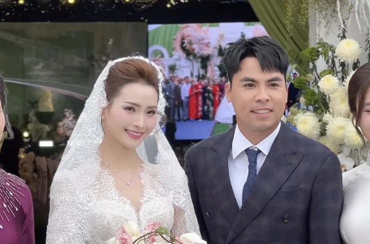 Phạm Đức Huy đ&aacute;m cưới MC Huyền Trang. Ảnh: FBNV.