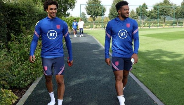 James được đ&aacute;nh gi&aacute; c&oacute; khả năng ph&ograve;ng ngự tốt hơn Trent.