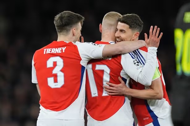 Arsenal vẫn thi đấu tốt sau khi chia tay c&aacute;c trụ cột.