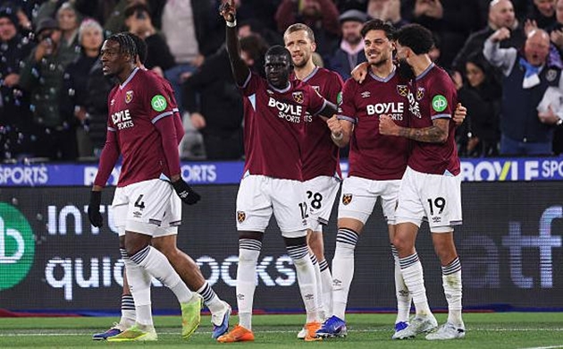 Nỗ lực của Konstantinos Mavropanos gi&uacute;p West Ham giữ lại 1 điểm.