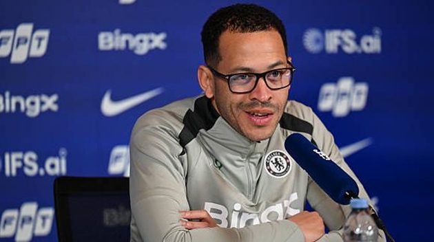 Ảnh bài viết Liam Rosenior chỉ trích trọng tài sau trận thua Newcastle