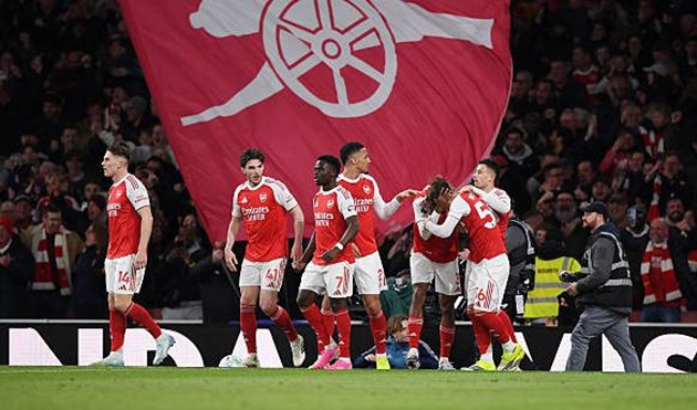 Vận mệnh v&ocirc; địch dường như đ&atilde; chọn Arsenal.