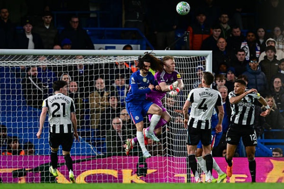 Ảnh bài viết Ramsdale chứng minh Eddie Howe đúng khi loại bỏ Nick Pope