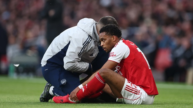 Jurrien Timber (6/10): Bị thay ra ở ph&uacute;t 39 v&igrave; dường như gặp phải chấn thương cơ. Đ&acirc;y l&agrave; một đ&ograve;n gi&aacute;ng mạnh v&agrave;o t&iacute;nh to&aacute;n của HLV Mikel Arteta.