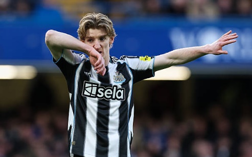 Ảnh bài viết Anthony Gordon đáp trả đanh thép Rooney và Shearer