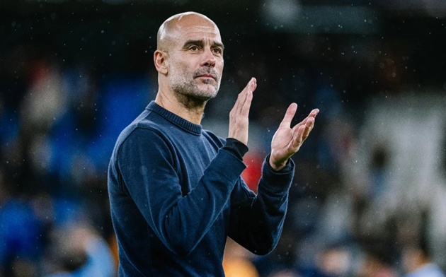 Pep thất vọng v&igrave; Man City phung ph&iacute; cơ hội.