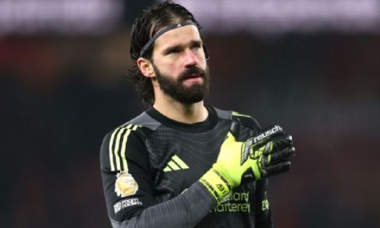 Liverpool muốn giữ ch&acirc;n Alisson.
