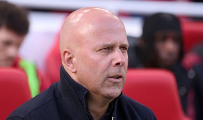 Paul Merson dự báo Arne Slot có thể bị sa thải nếu Liverpool hụt top 4