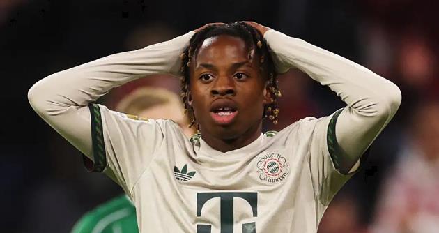 Ảnh bài viết Bayern Munich mất thần đồng 17 tuổi Wisdom Mike đến hết mùa
