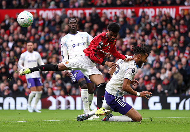 Amad - 6.9 điểm: Một ng&agrave;y thi đấu dưới sức trong ng&agrave;y trở lại đội h&igrave;nh xuất ph&aacute;t. Gần như t&agrave;ng h&igrave;nh tr&ecirc;n s&acirc;n v&agrave; thiếu đi những pha xử l&yacute; mang t&iacute;nh đột biến để xuy&ecirc;n ph&aacute; h&agrave;ng thủ đối phương.