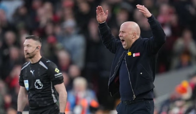 Liverpool của Slot lỡ cơ hội chen ch&acirc;n v&agrave;o top 4.