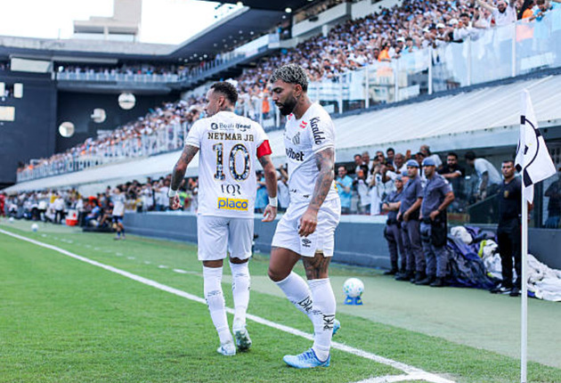 Neymar c&oacute; một kiến tạo sau chấn thương.