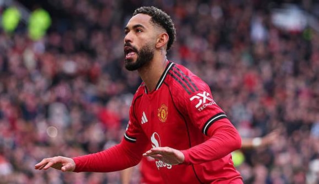 Matheus Cunha tỏa s&aacute;ng trong trận đấu với Aston Villa.