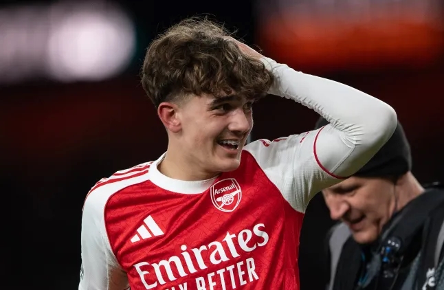 Max Dowman g&acirc;y ấn tượng trong m&agrave;u &aacute;o Arsenal.