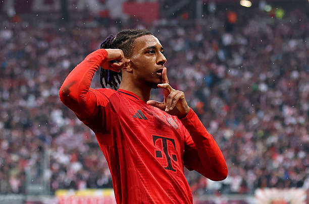 Ảnh bài viết Tin đồn chuyển nhượng tối 16/3: Real Madrid nhắm Michael Olise; Vlahovic sắp gia hạn hợp đồng với Juventus