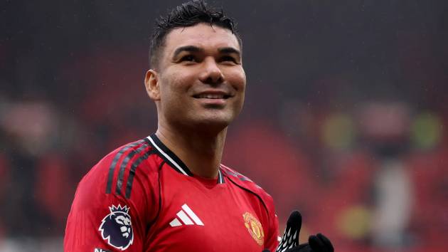 Ảnh bài viết Thừa nhận sai lầm, Rooney giục MU giữ Casemiro