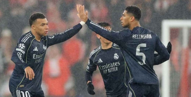 Mbappe v&agrave; Bellingham trở lại đội h&igrave;nh Real.
