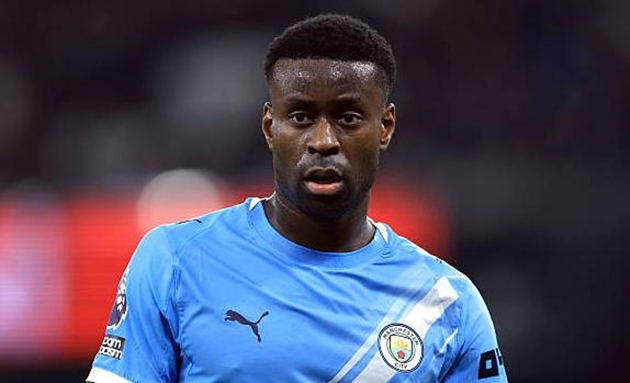 Marc Guehi k&ecirc;u gọi đồng đội quyết t&acirc;m đấu Real Madrid.