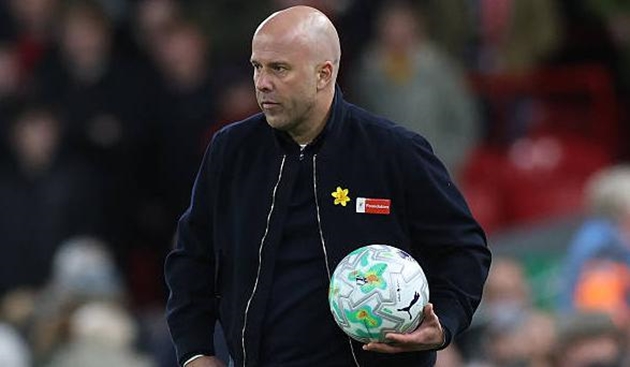 Thái độ rệu rã và Slot-ball bế tắc đang tàn phá Liverpool