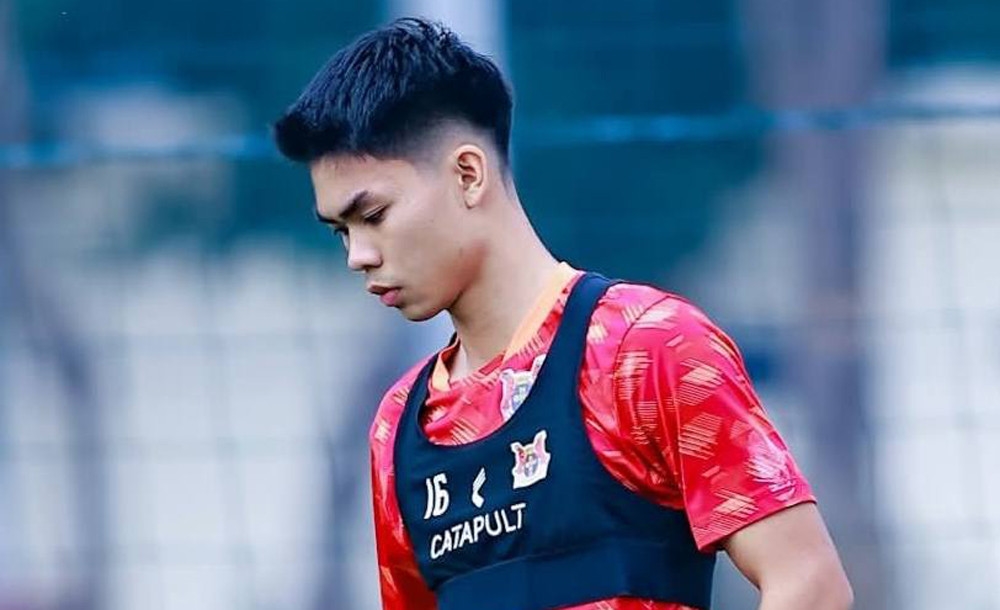 Nguyễn L&ecirc; Ph&aacute;t d&iacute;nh chấn thương trước ng&agrave;y hội qu&acirc;n của U23 Việt Nam.