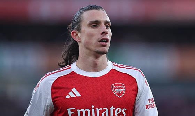 Riccardo Calafiori chỉ ra b&iacute; quyết ph&ograve;ng ngự của Arsenal.