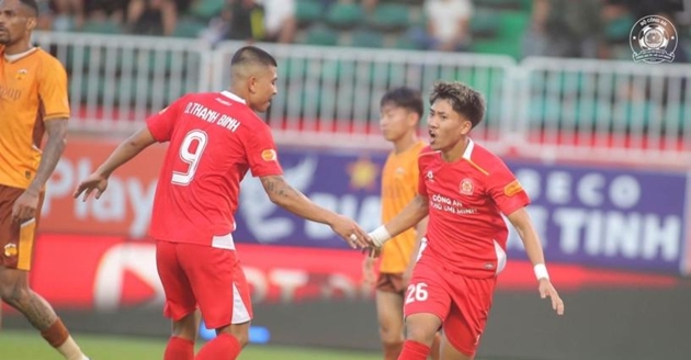 Khoa Ng&ocirc; tỏa s&aacute;ng trong m&agrave;u &aacute;o C&ocirc;ng an TP.HCM.