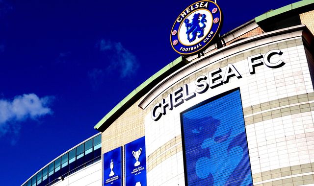 The Blues đối mặt với lệnh cấm chuyển nhượng. 