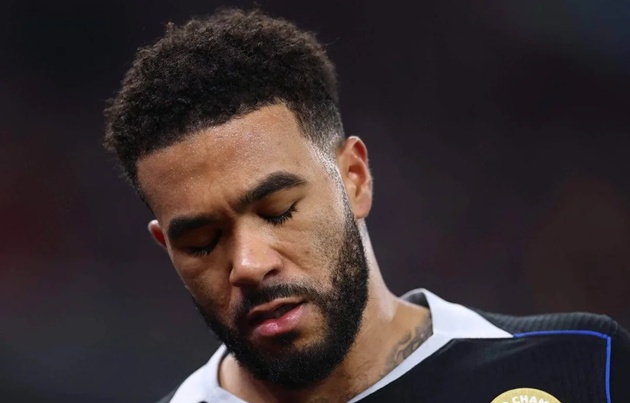 James d&iacute;nh chấn thương g&acirc;n kheo.