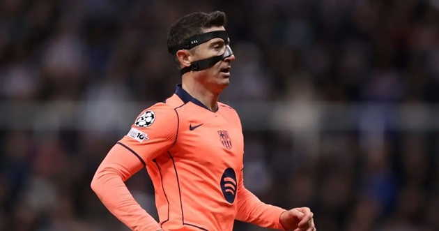 Lewandowski lọt v&agrave;o tầm ngắm của Besiktas v&agrave; Fenerbahce.