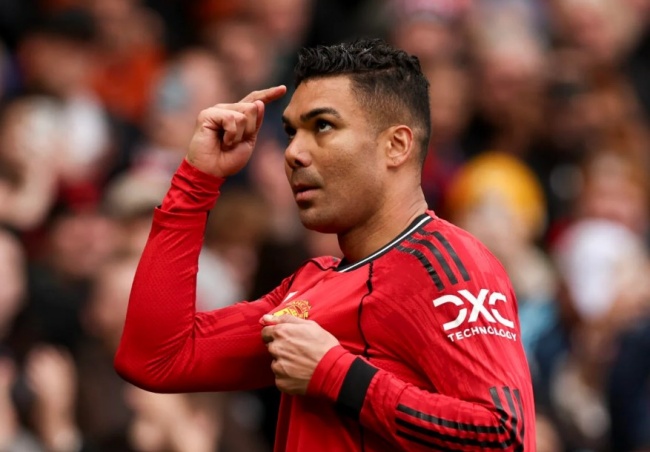 Casemiro tỏa s&aacute;ng ở MU.