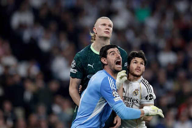 Man City phải vượt qua một n&uacute;i kh&oacute; khăn ở trận lượt về.