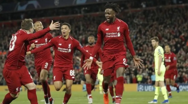 Liverpool ngược d&ograve;ng kinh điển trước Barca.