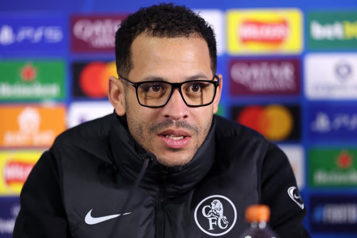 Thầy tr&ograve; HLV Liam Rosenior đối mặt với nhiệm vụ kh&oacute; khăn ở trận lượt về gặp PSG.