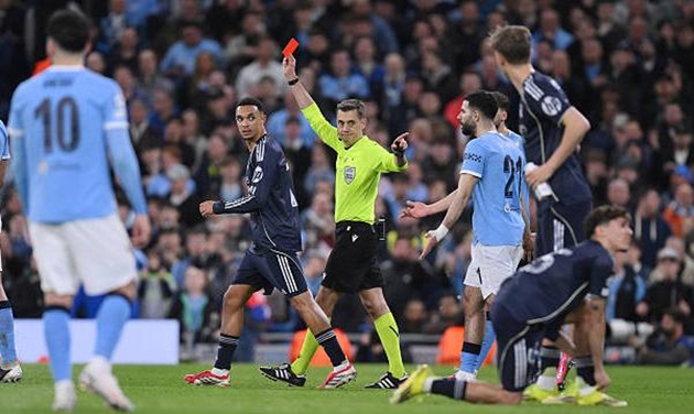 Ảnh bài viết Thẻ đỏ của Bernardo Silva nhấn chìm Man City trước Real