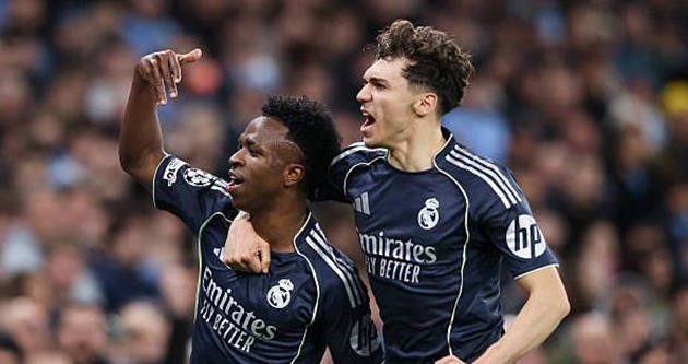 C&uacute; đ&uacute;p của Vinicius Junior gi&uacute;p Real Madrid đ&aacute;nh bại Manchester City.