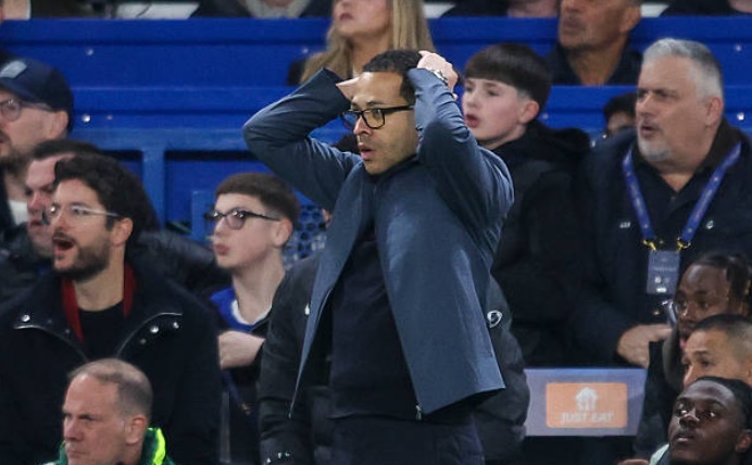 Chelsea của Rosenior thua bạc nhược trước PSG.